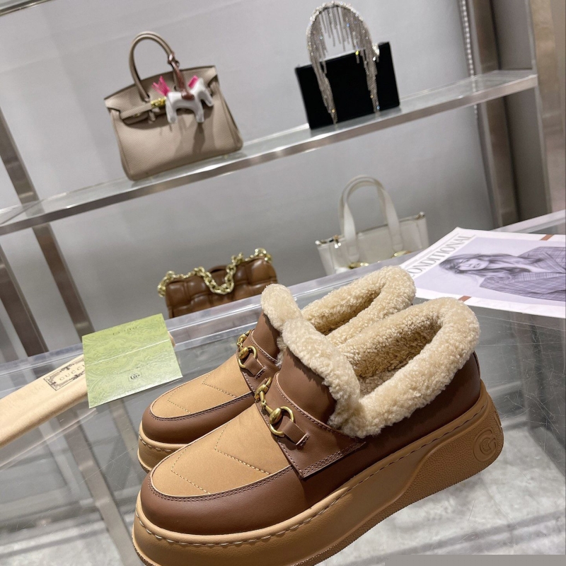 G*u*i casual shoes